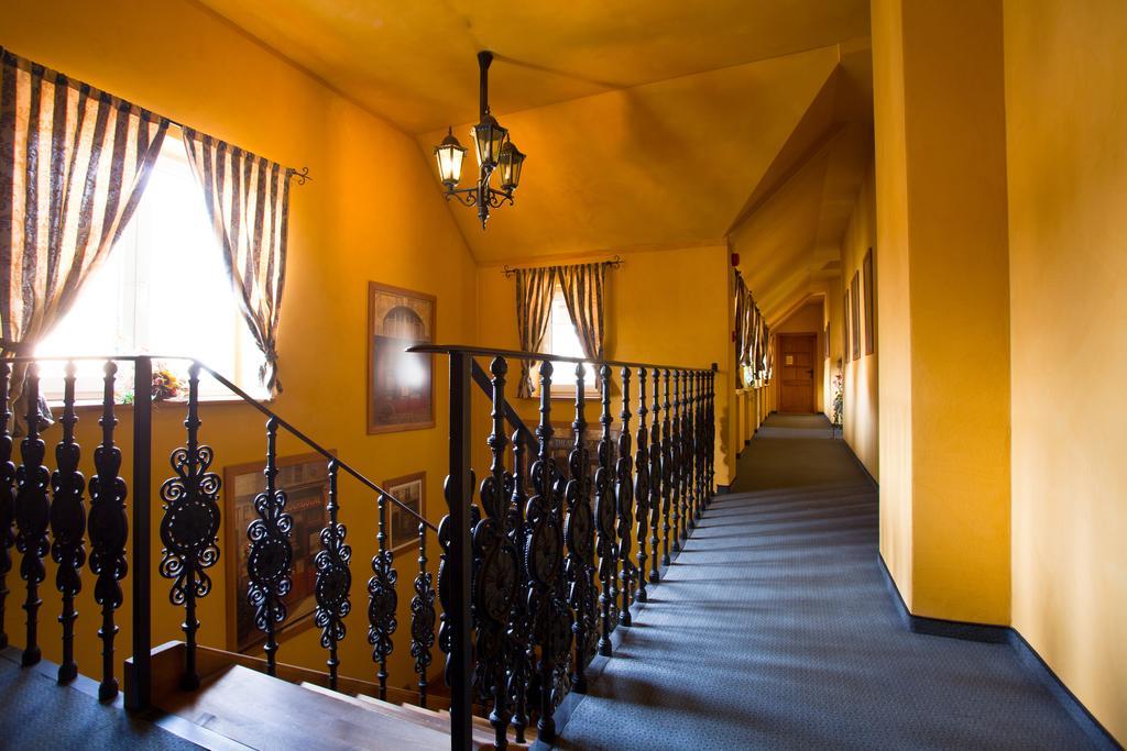 Hotel U Simla Карлови Вари Екстериор снимка