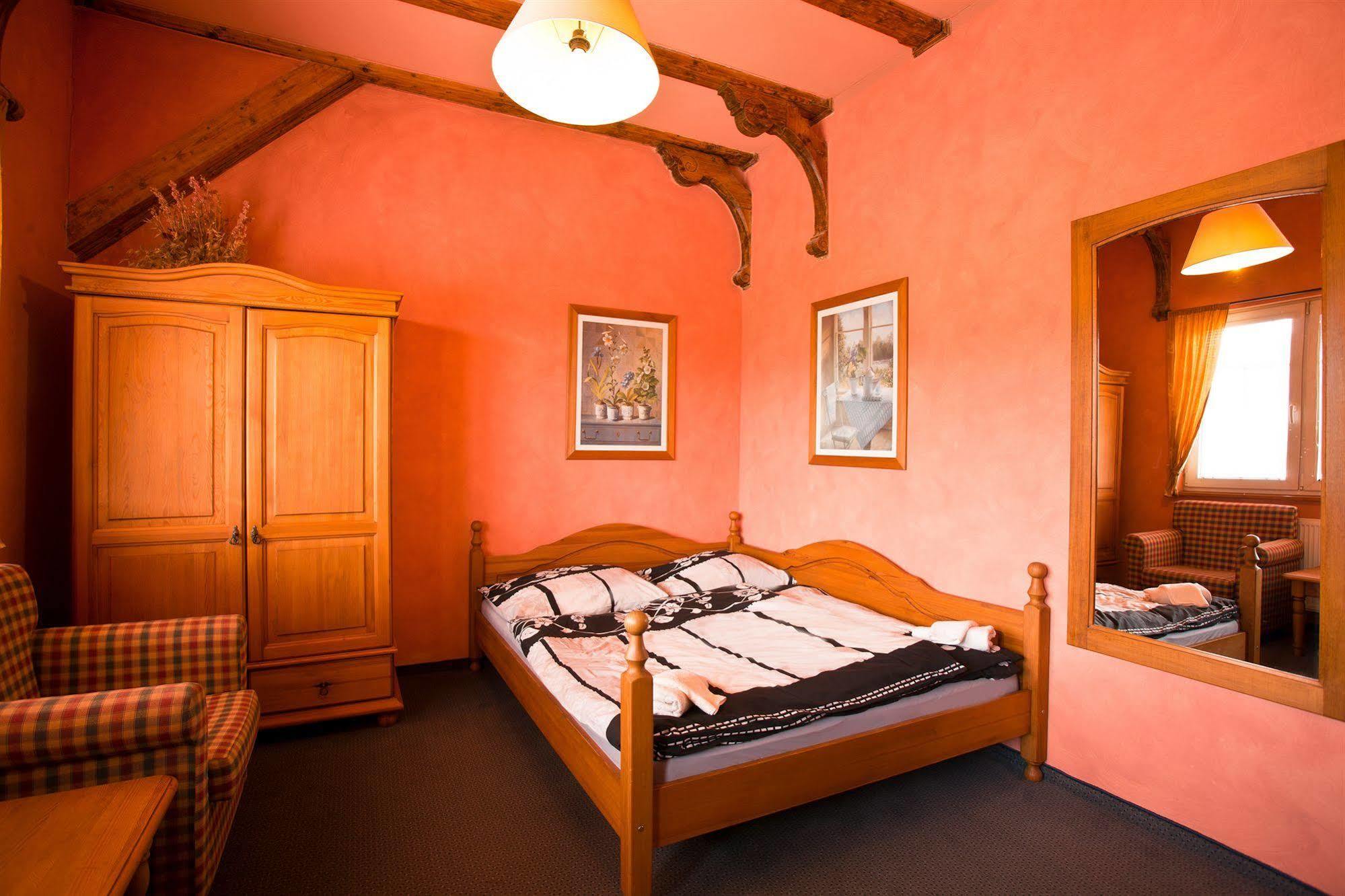Hotel U Simla Карлови Вари Екстериор снимка