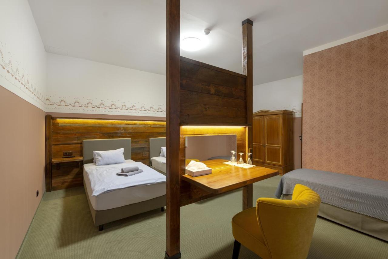 Hotel U Simla Карлови Вари Екстериор снимка