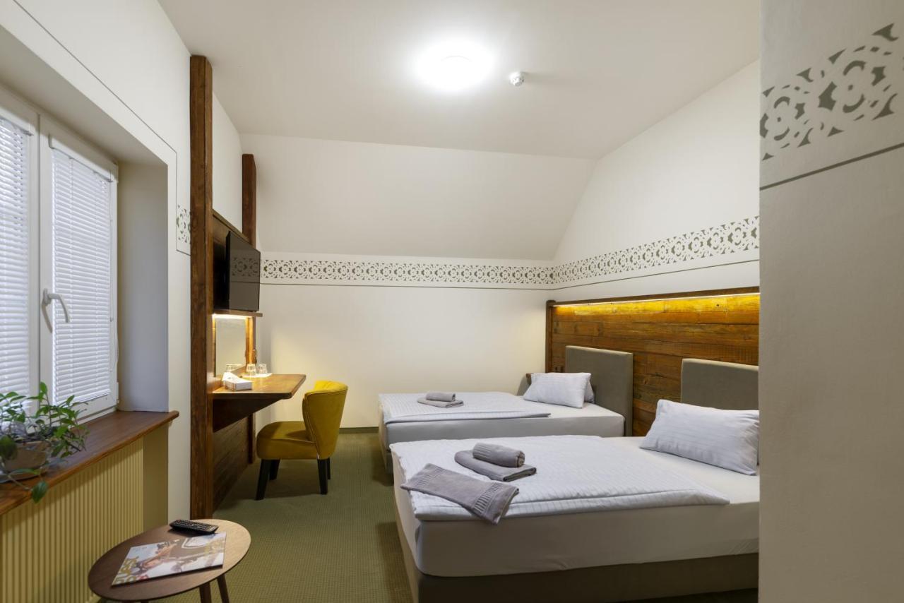 Hotel U Simla Карлови Вари Екстериор снимка