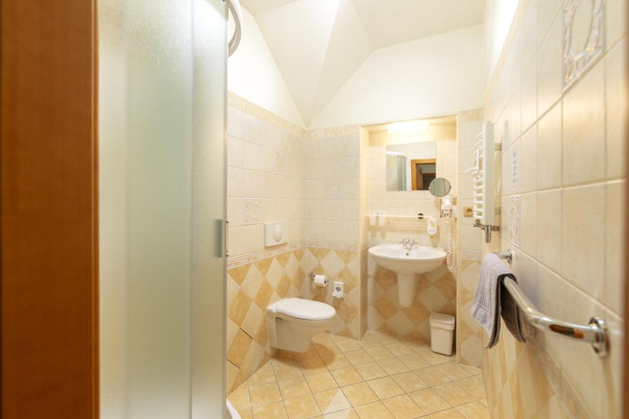 Hotel U Simla Карлови Вари Екстериор снимка