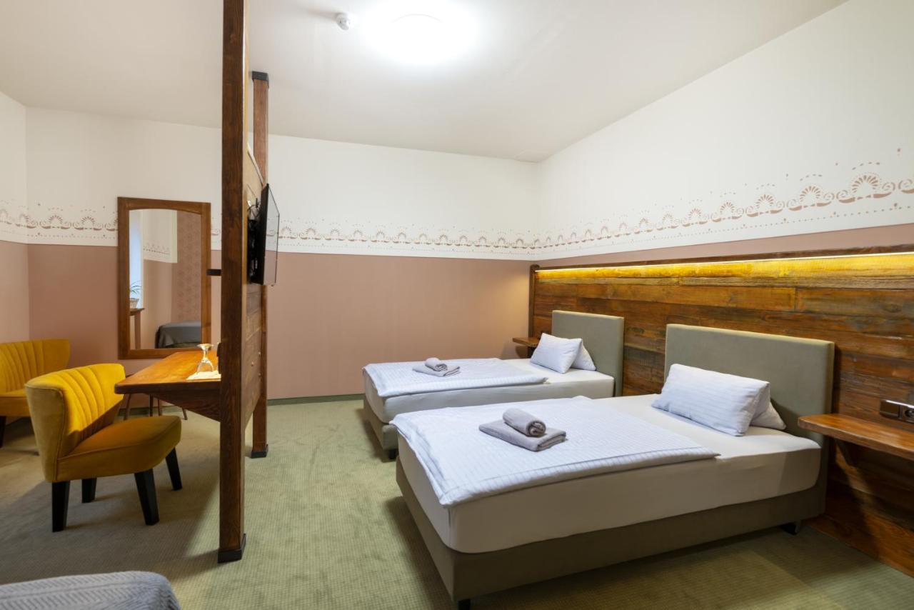 Hotel U Simla Карлови Вари Екстериор снимка