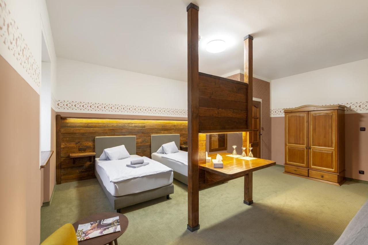Hotel U Simla Карлови Вари Екстериор снимка