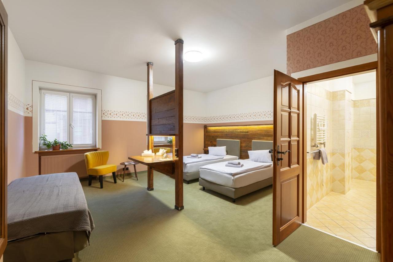 Hotel U Simla Карлови Вари Екстериор снимка