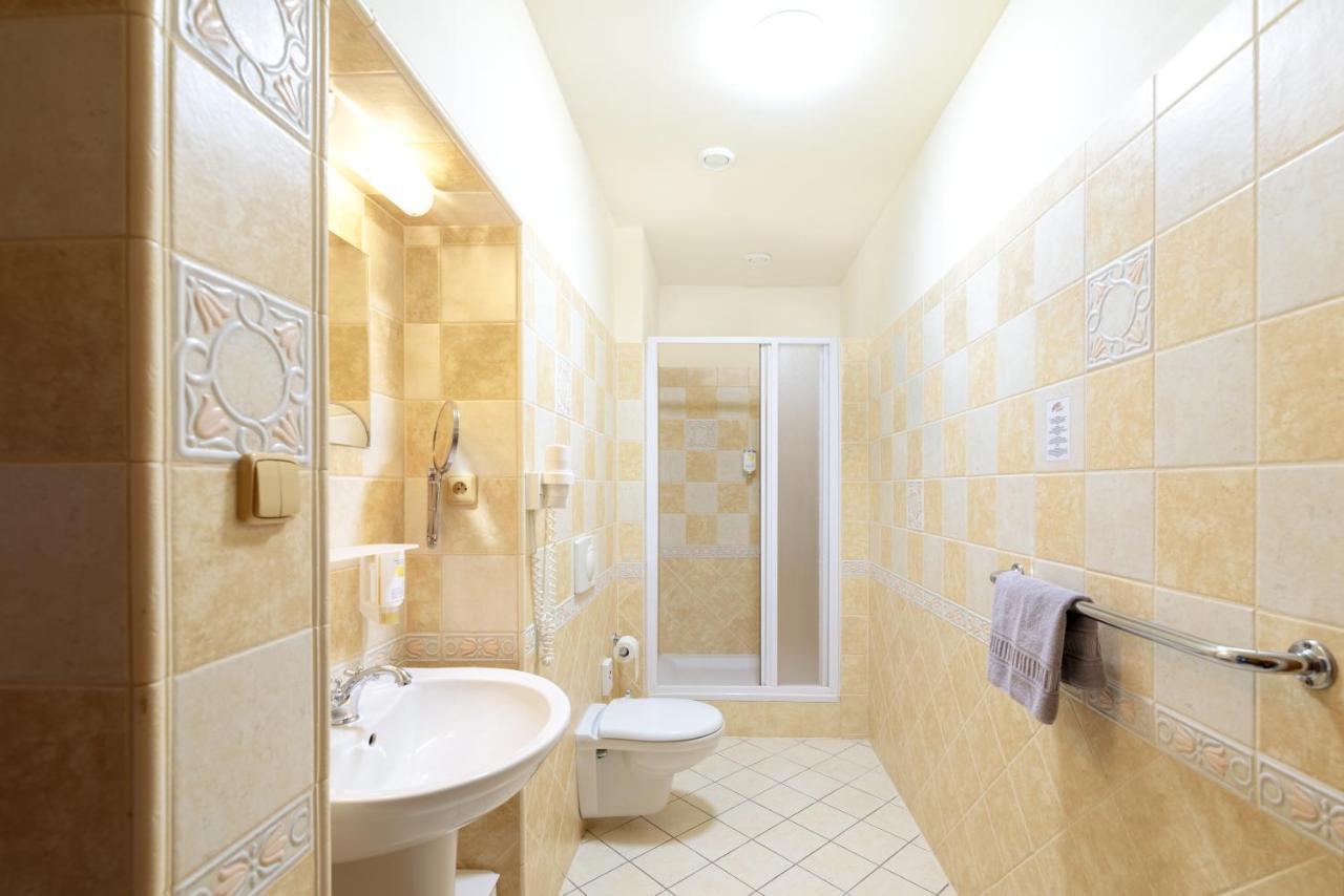 Hotel U Simla Карлови Вари Екстериор снимка